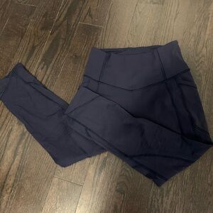Lululemon Short Navy Blue Leggings High-Waisted Stretchy Fit